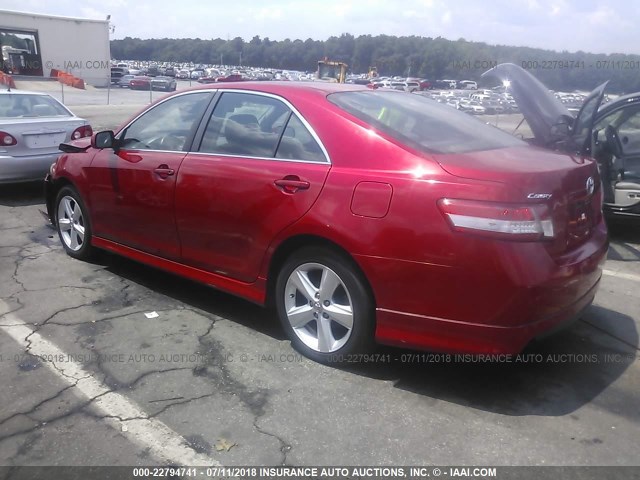4T1BF3EK2AU521696 - 2010 TOYOTA CAMRY SE/LE/XLE 红色 照片 3