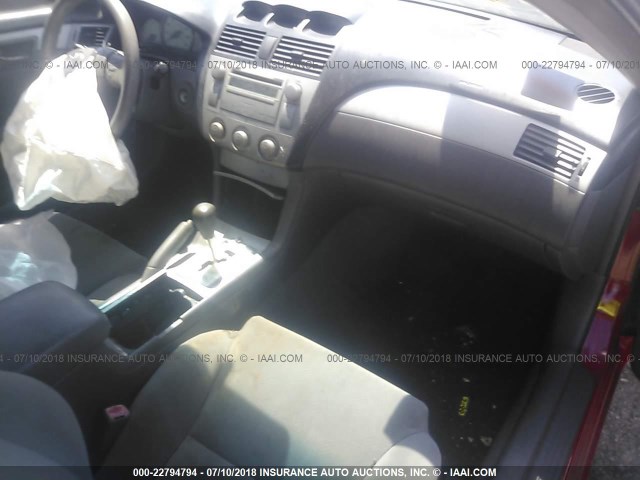 4T1CE38P85U987055 - 2005 TOYOTA CAMRY SOLARA SE/SLE წითელი ფოტო 5