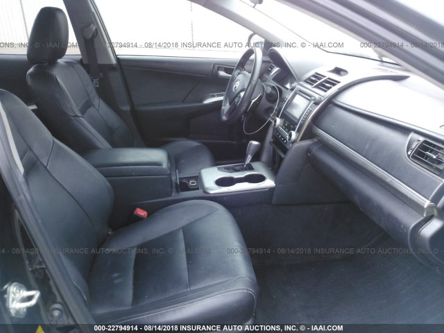 4T1BF1FK3EU741034 - 2014 TOYOTA CAMRY L/SE/LE/XLE 黑色 照片 5