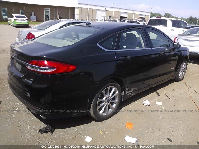 3FA6P0LU5HR223169 - 2017 FORD FUSION SE HYBRID BLACK photo 4