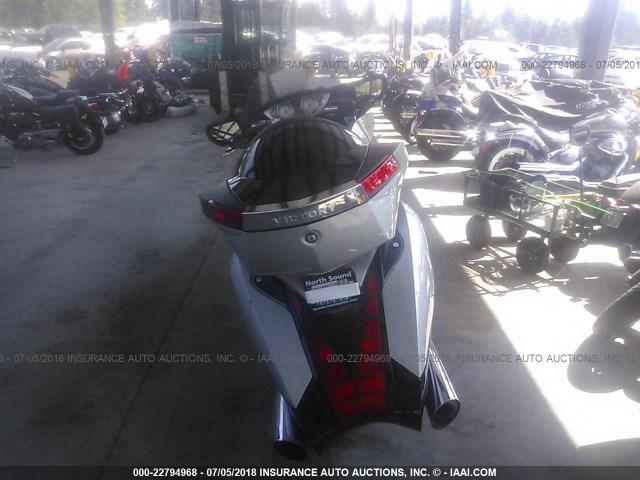 5VPSW36N0B3008212 - 2011 VICTORY MOTORCYCLES VISION TOUR ვერცხლისფერი ფოტო 6