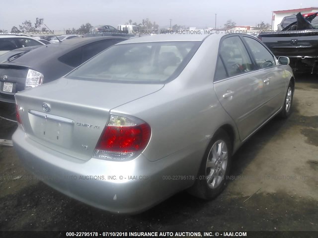 JTDBF32K050166792 - 2005 TOYOTA CAMRY LE/XLE/SE Gümüş foto 4