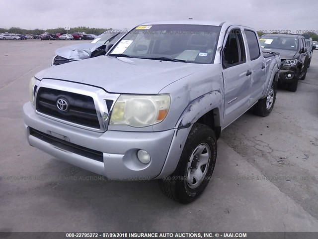 3TMMU52NX6M003487 - 2006 TOYOTA TACOMA DOUBLE CAB LONG BED SILVER photo 2