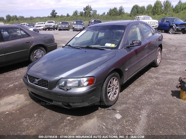 YV1RS64A742377355 - 2004 VOLVO S60 GRAY photo 2