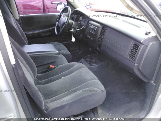 1B7GL2AN01S163412 - 2001 DODGE DAKOTA QUAD SILVER photo 5