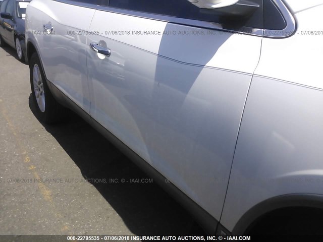 5GALVBED9AJ143659 - 2010 BUICK ENCLAVE CXL თეთრი ფოტო 6