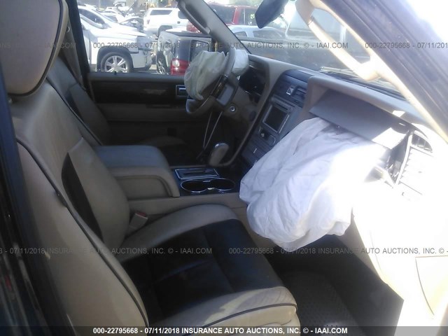 5LMFU28518LJ03375 - 2008 LINCOLN NAVIGATOR შავი ფოტო 5