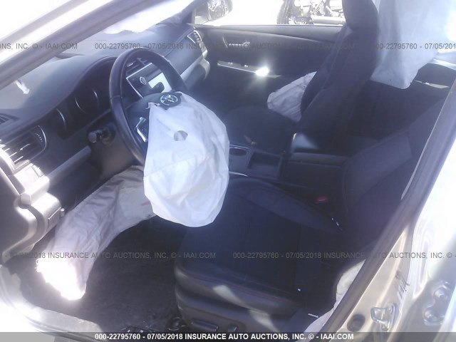 4T1BF1FK3GU579926 - 2016 TOYOTA CAMRY LE/XLE/SE/XSE SILVER photo 5