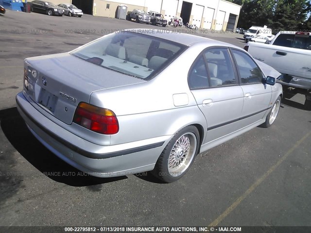 WBADM6346YGU13774 - 2000 BMW 528 I AUTOMATIC SILVER photo 4