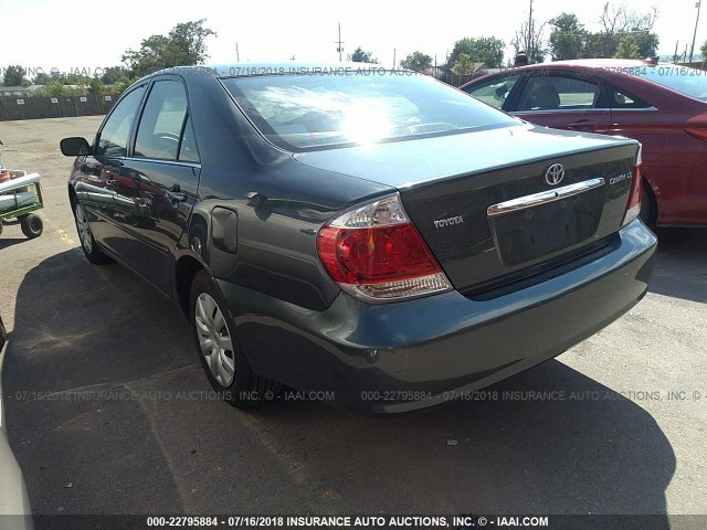 4T1BE30K95U010924 - 2005 TOYOTA CAMRY LE/XLE/SE Yaşıl foto 3