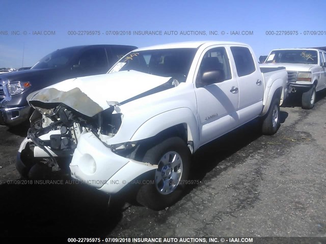 3TMJU62N87M030598 - 2007 TOYOTA TACOMA DOUBLE CAB PRERUNNER WHITE photo 2