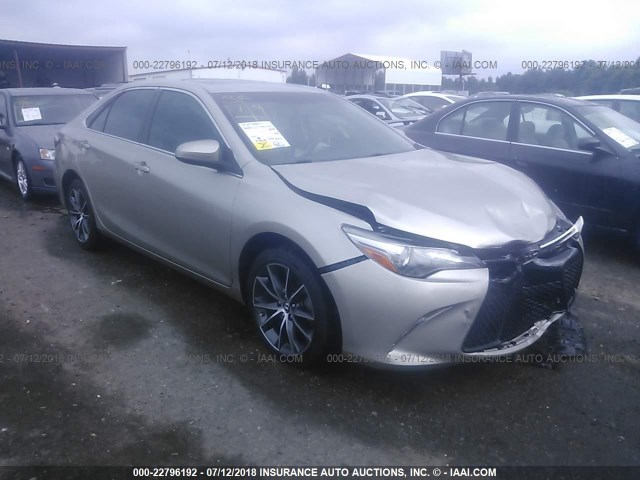 4T1BF1FK9FU935939 - 2015 TOYOTA CAMRY LE/XLE/SE/XSE GOLD photo 1
