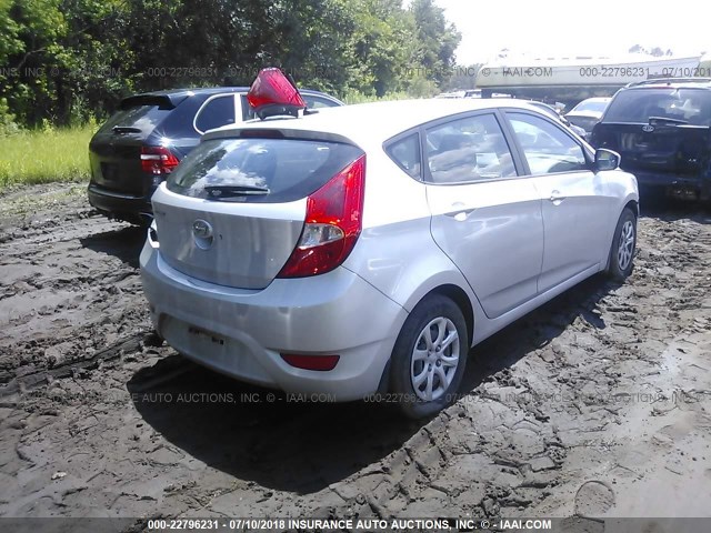 KMHCT5AE1DU084125 - 2013 HYUNDAI ACCENT GLS/GS SILVER photo 4