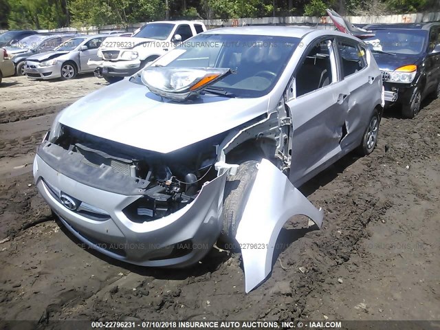 KMHCT5AE1DU084125 - 2013 HYUNDAI ACCENT GLS/GS SILVER photo 6