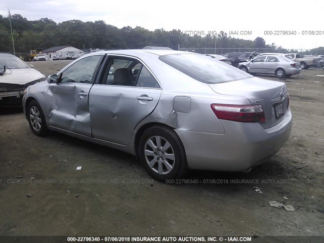 4T1BK46K68U069374 - 2008 TOYOTA CAMRY LE/XLE/SE ვერცხლისფერი ფოტო 3