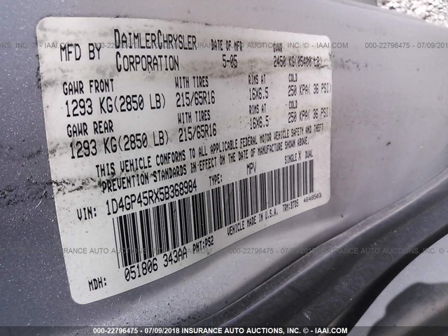 1D4GP45RX5B368984 - 2005 DODGE CARAVAN SXT SILVER photo 9