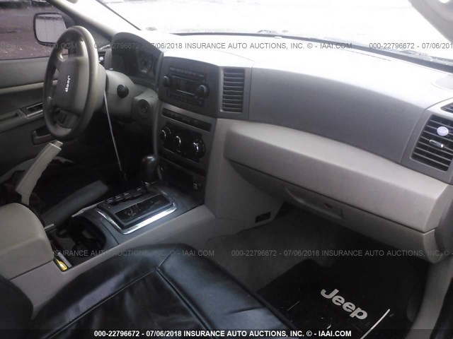 1J4GR48K35C697309 - 2005 JEEP GRAND CHEROKEE LAREDO/COLUMBIA/FREEDOM 灰色 照片 5