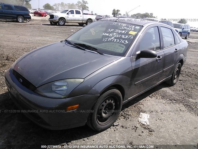 1FAFP34344W183763 - 2004 FORD FOCUS SE COMFORT/SE SPORT GRAY photo 2