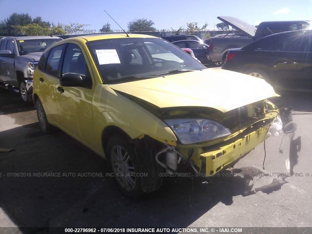 3FAFP37N25R118363 - 2005 FORD FOCUS ZX5 YELLOW photo 1