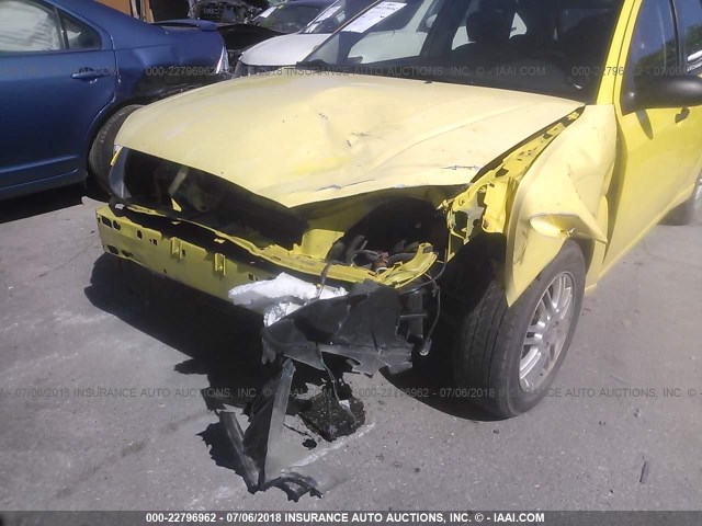 3FAFP37N25R118363 - 2005 FORD FOCUS ZX5 YELLOW photo 6