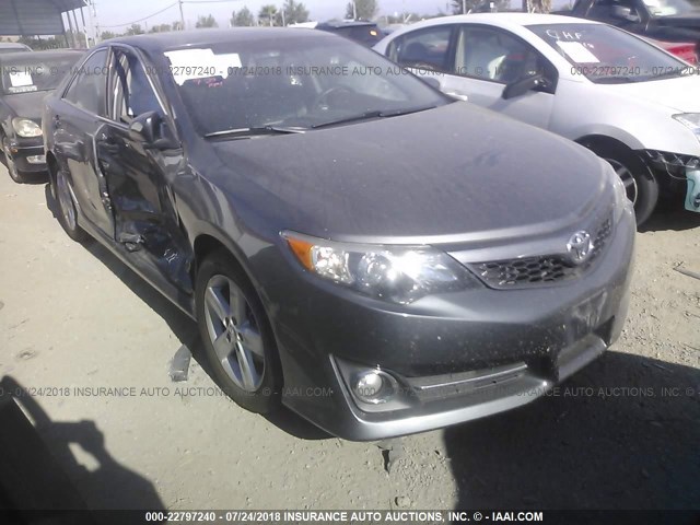 4T1BF1FK8DU717276 - 2013 TOYOTA CAMRY L/SE/LE/XLE 灰色 照片 1