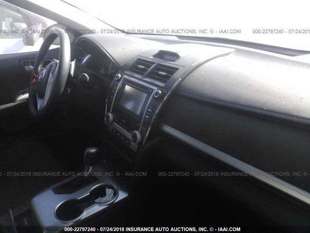 4T1BF1FK8DU717276 - 2013 TOYOTA CAMRY L/SE/LE/XLE 灰色 照片 5