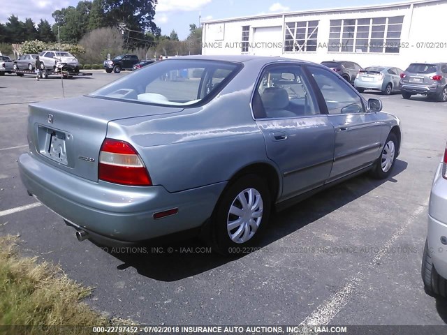 1HGCD5632RA161944 - 1994 HONDA ACCORD LX/EX Light Blue photo 4