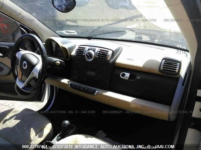 WMEEJ31X89K241369 - 2009 SMART FORTWO PURE/PASSION WHITE photo 5