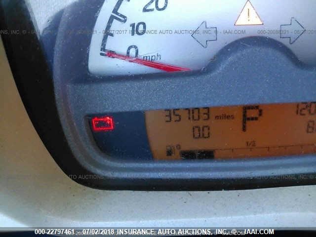 WMEEJ31X89K241369 - 2009 SMART FORTWO PURE/PASSION WHITE photo 7