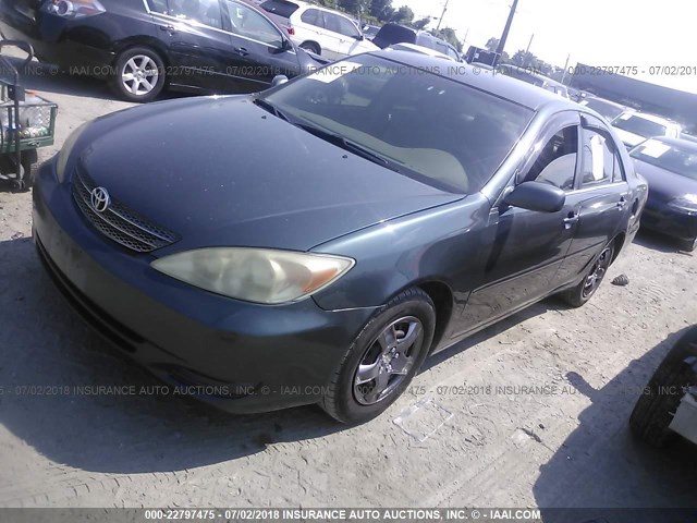 4T1BE32K52U538355 - 2002 TOYOTA CAMRY LE/XLE/SE მწვანე ფოტო 2