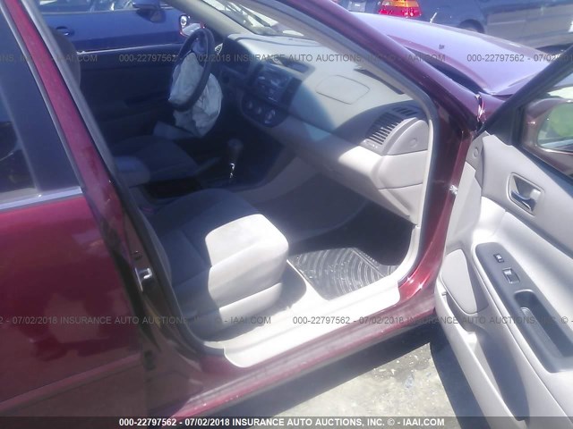 4T1BE30K65U062673 - 2005 TOYOTA CAMRY LE/XLE/SE 红色 照片 5