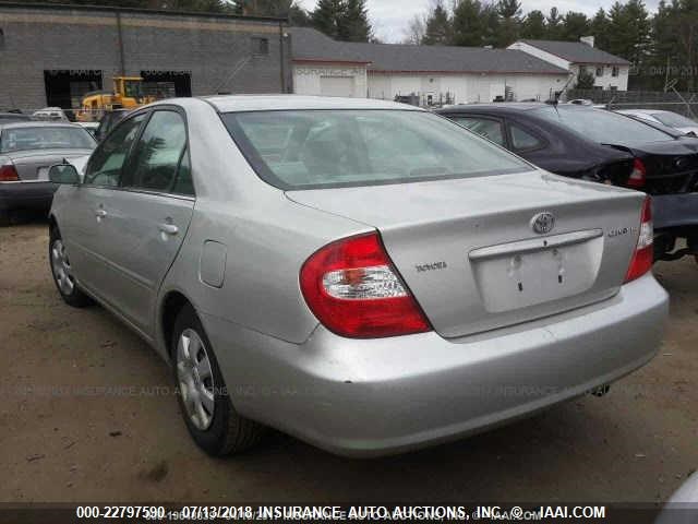 4T1BE32K03U671025 - 2003 TOYOTA CAMRY LE/XLE/SE ნაცრისფერი ფოტო 3