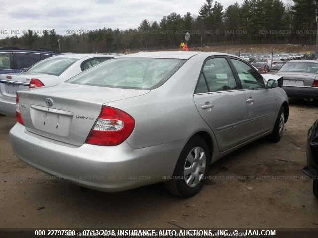 4T1BE32K03U671025 - 2003 TOYOTA CAMRY LE/XLE/SE ნაცრისფერი ფოტო 4