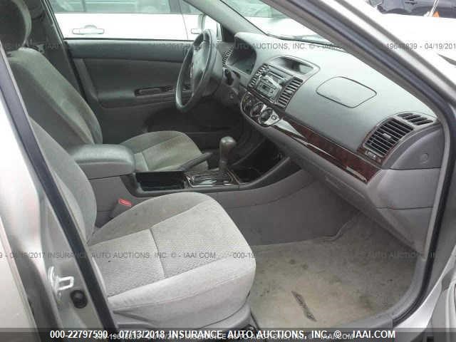 4T1BE32K03U671025 - 2003 TOYOTA CAMRY LE/XLE/SE ნაცრისფერი ფოტო 5