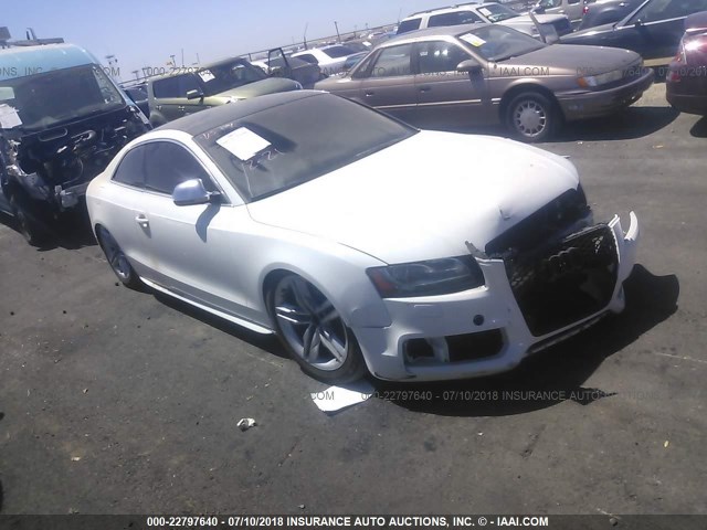 WAURV78T69A034724 - 2009 AUDI S5 QUATTRO WHITE photo 1