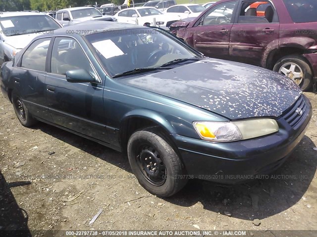 4T1BG22KXVU798999 - 1997 TOYOTA CAMRY CE/LE/XLE მწვანე ფოტო 1