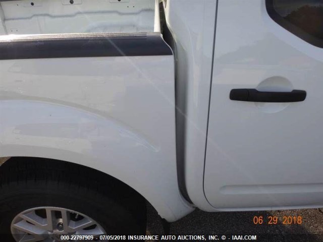 1N6AD0ER2JN717436 - 2018 NISSAN FRONTIER S/SV/SL/PRO-4X WHITE photo 12