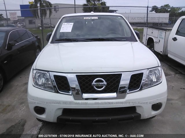 1N6AD0ER2JN717436 - 2018 NISSAN FRONTIER S/SV/SL/PRO-4X WHITE photo 6