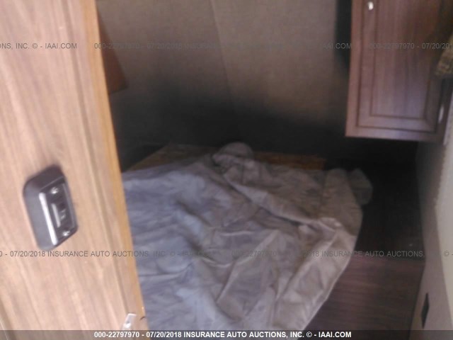 5SFPB3326HE319972 - 2017 HEARTLAND PROLYN30LX  Білий фото 5