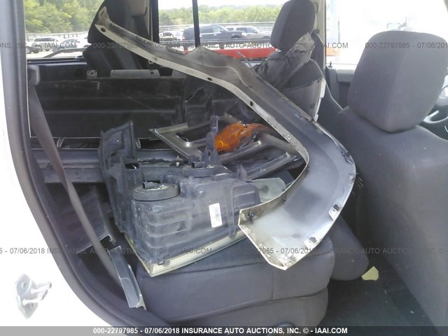 1J8HH48K98C180381 - 2008 JEEP COMMANDER SPORT თეთრი ფოტო 8