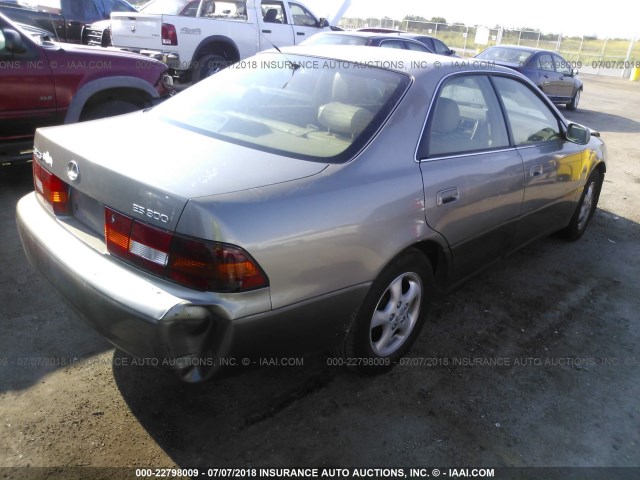 JT8BF28G2W5045715 - 1998 LEXUS ES 300 GRAY photo 4