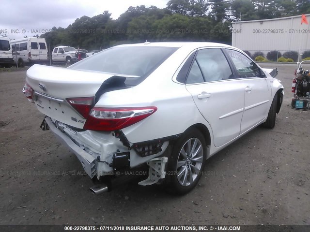 4T1BD1FK2FU169798 - 2015 TOYOTA CAMRY HYBRID/LE/XLE/SE WHITE photo 4