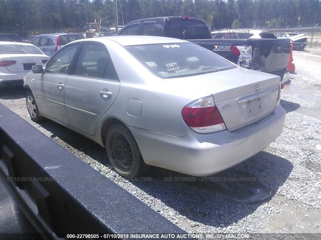 4T1BE32K16U162081 - 2006 TOYOTA CAMRY LE/XLE/SE Gümüş foto 3