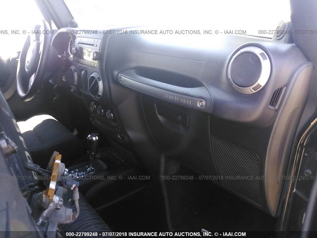 1C4AJWAG9CL247097 - 2012 JEEP WRANGLER SPORT 黑色 照片 5