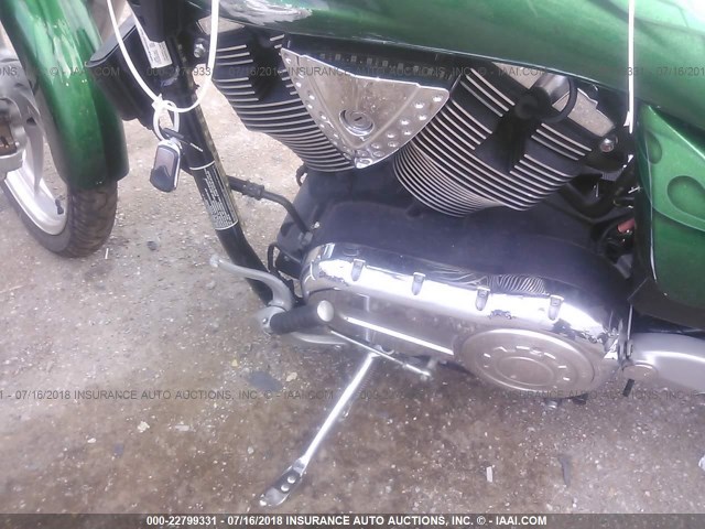 5VPGB16D853011635 - 2005 VICTORY MOTORCYCLES VEGAS GREEN photo 9