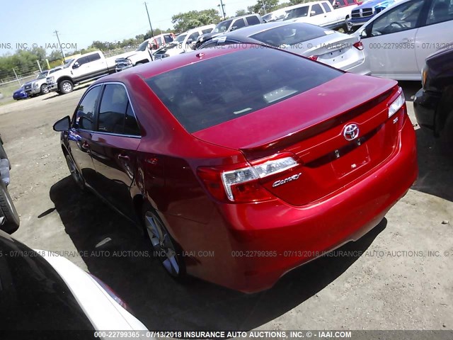 4T1BF1FK8CU631691 - 2012 TOYOTA CAMRY SE/LE/XLE 栗色 照片 3