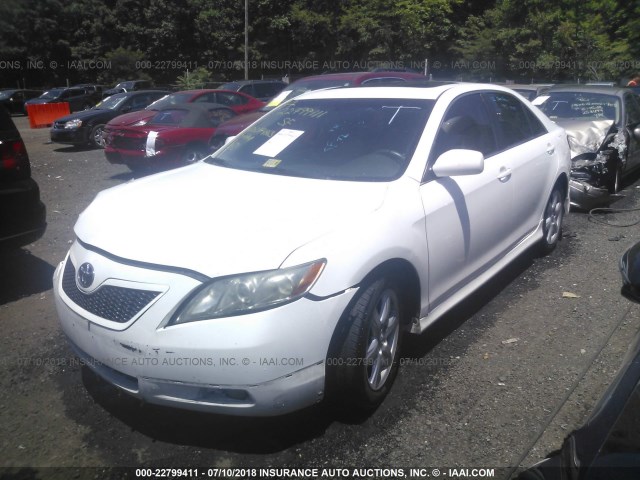 4T1BE46K77U607960 - 2007 TOYOTA CAMRY NEW GENERAT CE/LE/XLE/SE WHITE photo 2