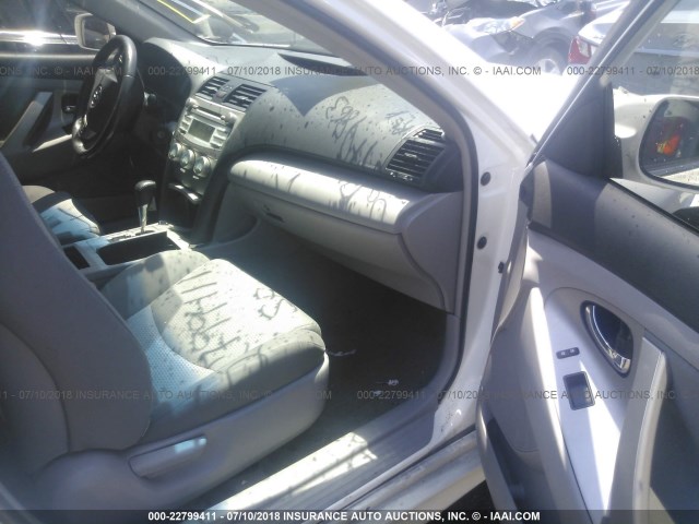 4T1BE46K77U607960 - 2007 TOYOTA CAMRY NEW GENERAT CE/LE/XLE/SE WHITE photo 5