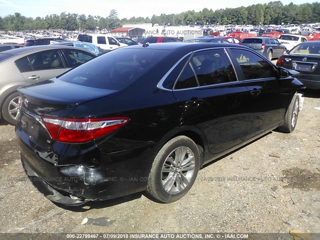 4T1BF1FKXHU441169 - 2017 TOYOTA CAMRY LE/XLE/SE/XSE 黑色 照片 4