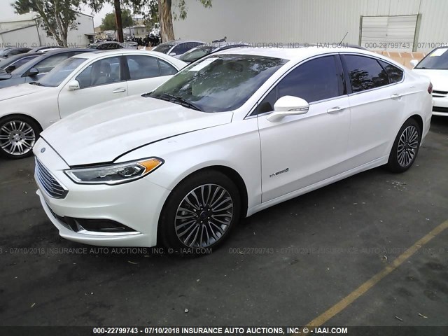 3FA6P0LU5JR131128 - 2018 FORD FUSION SE HYBRID WHITE photo 2